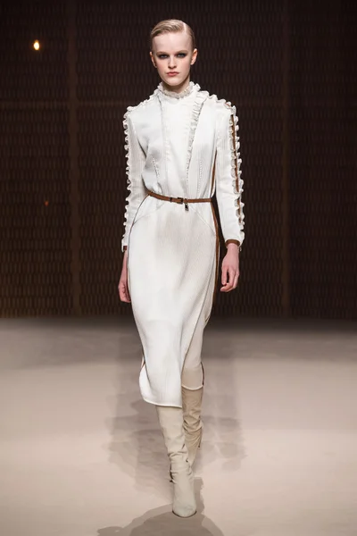 Look 54